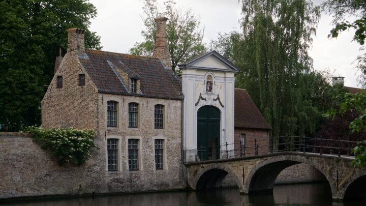 Adult nightlife in Brugge: een stijlvolle avond uit in de westelijke hoofdstad