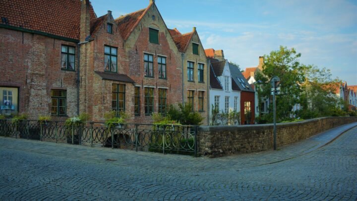 Volwassen gezelschap in Brugge: een respectvolle gids voor daten en gezelschap